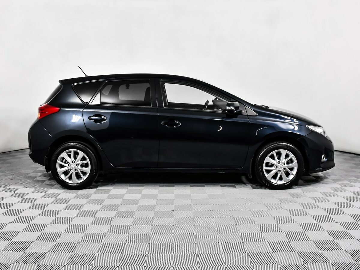 Купить Toyota Auris с пробегом. Фото: #3