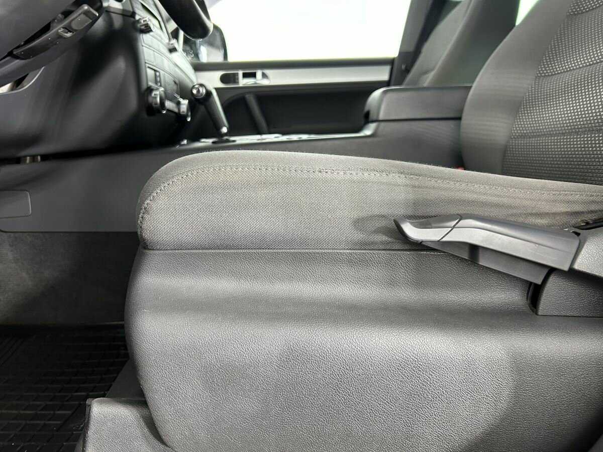 Купить Volkswagen Touareg с пробегом. Фото: #7