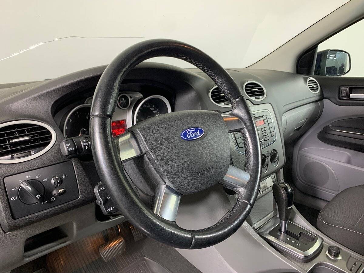 Купить Ford Focus с пробегом. Фото: #10
