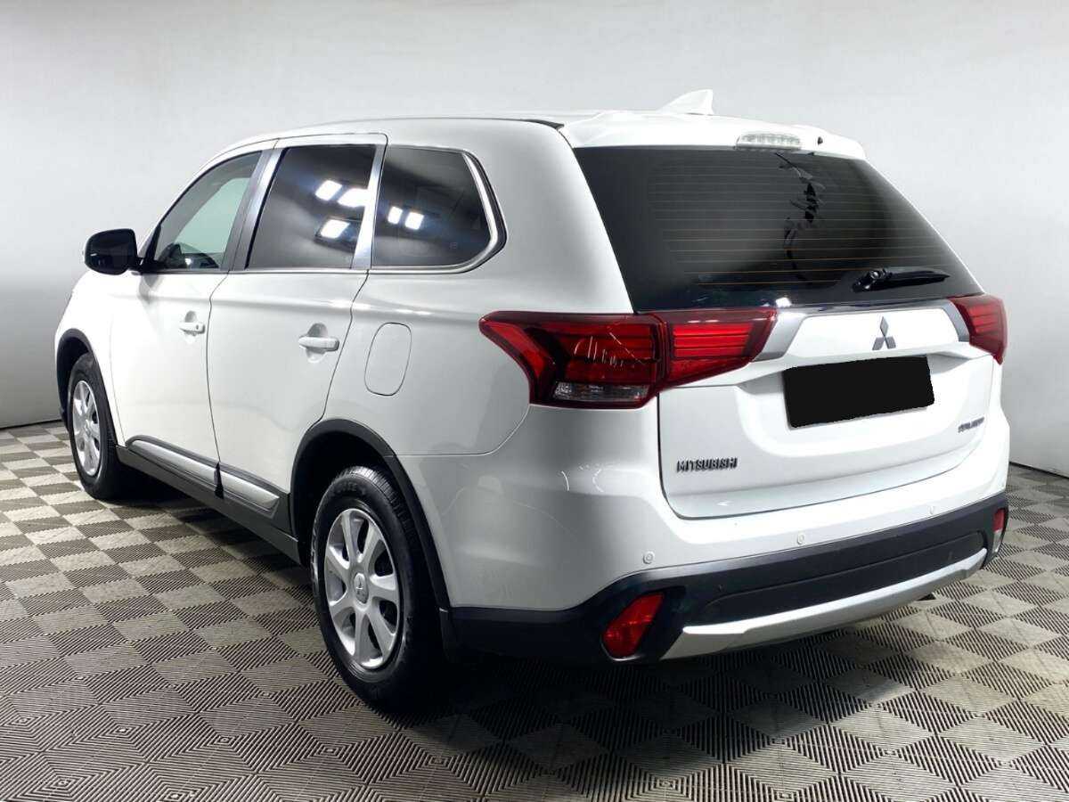 Купить Mitsubishi Outlander с пробегом. Фото: #6
