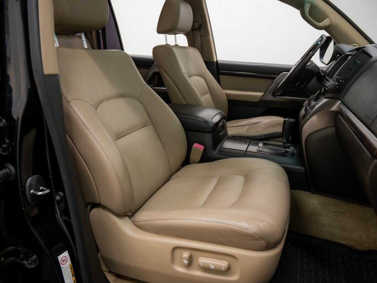 Купить Toyota Land Cruiser с пробегом. Фото: #7