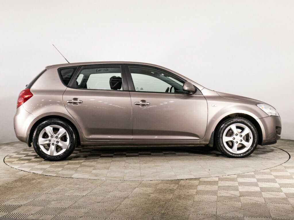 Купить Kia Ceed с пробегом. Фото: #3