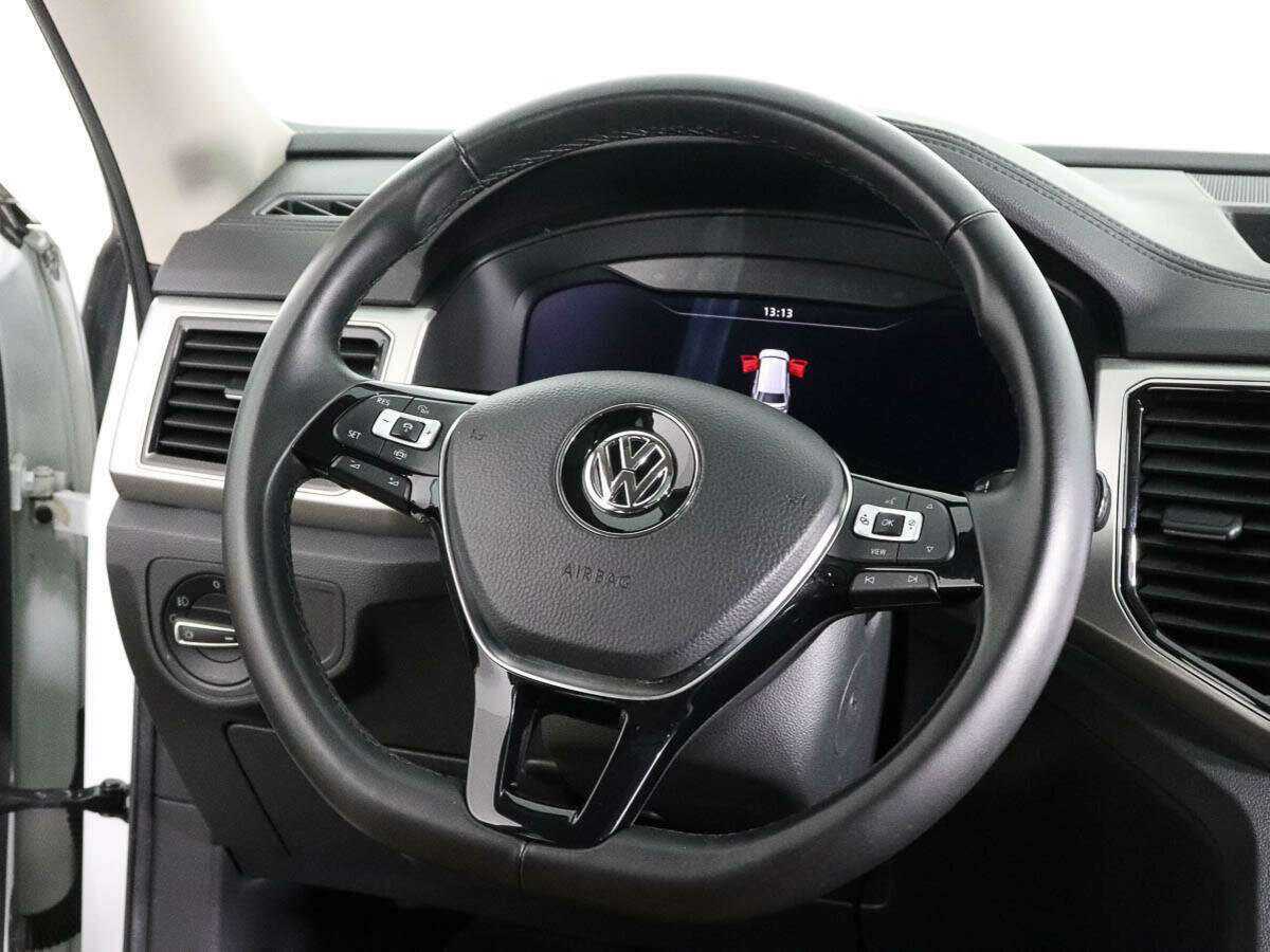 Купить Volkswagen Teramont с пробегом. Фото: #13