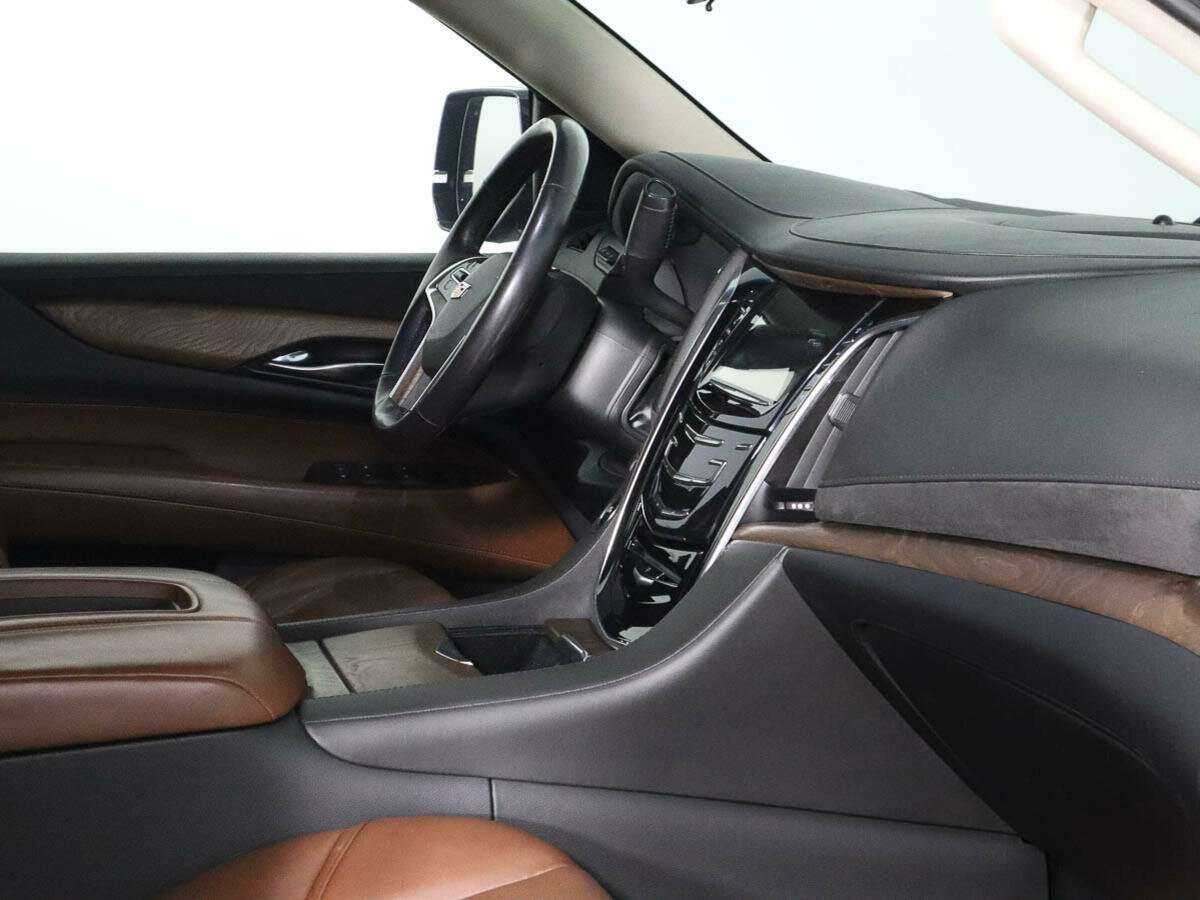 Купить Cadillac Escalade с пробегом. Фото: #6