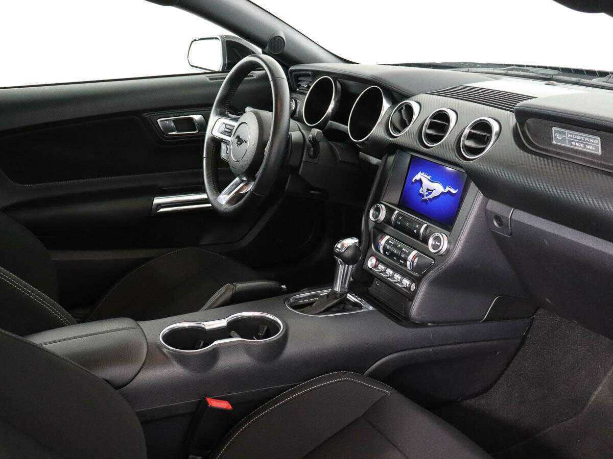 Купить Ford Mustang с пробегом. Фото: #7