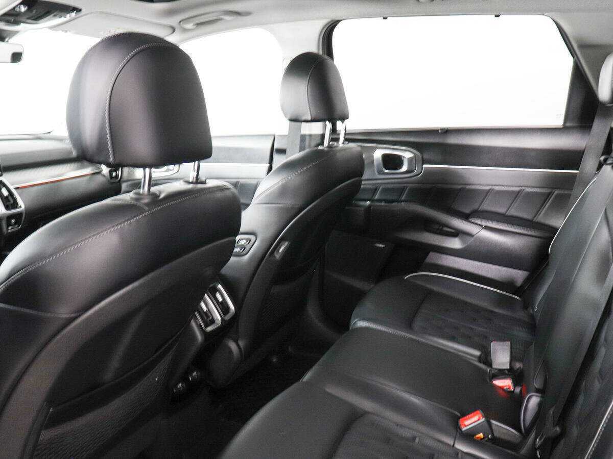 Купить Kia Sorento с пробегом. Фото: #11