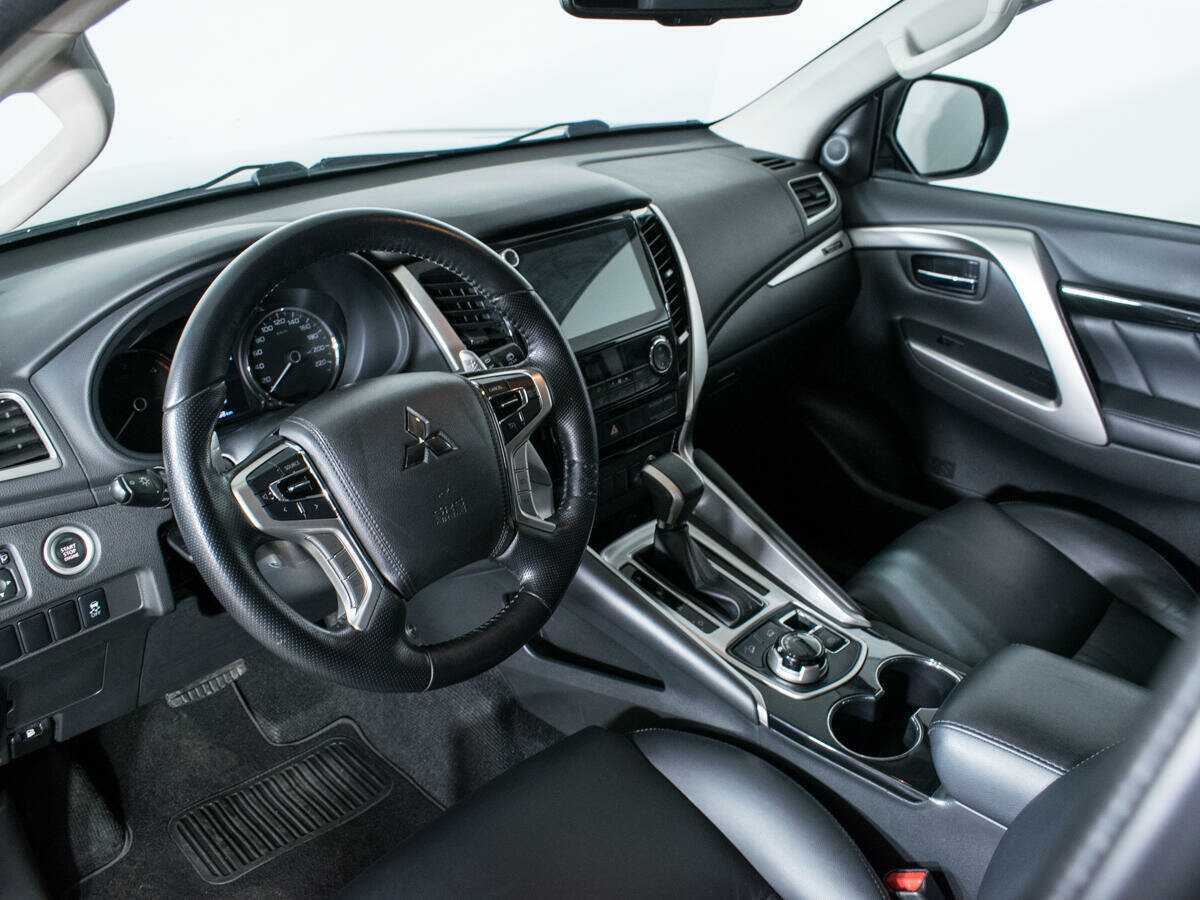 Купить Mitsubishi Pajero Sport с пробегом. Фото: #12