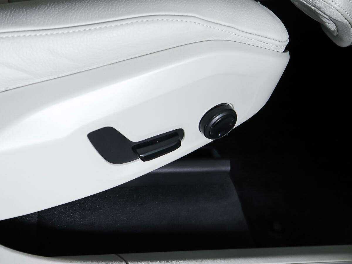 Купить Volvo XC60 с пробегом. Фото: #15