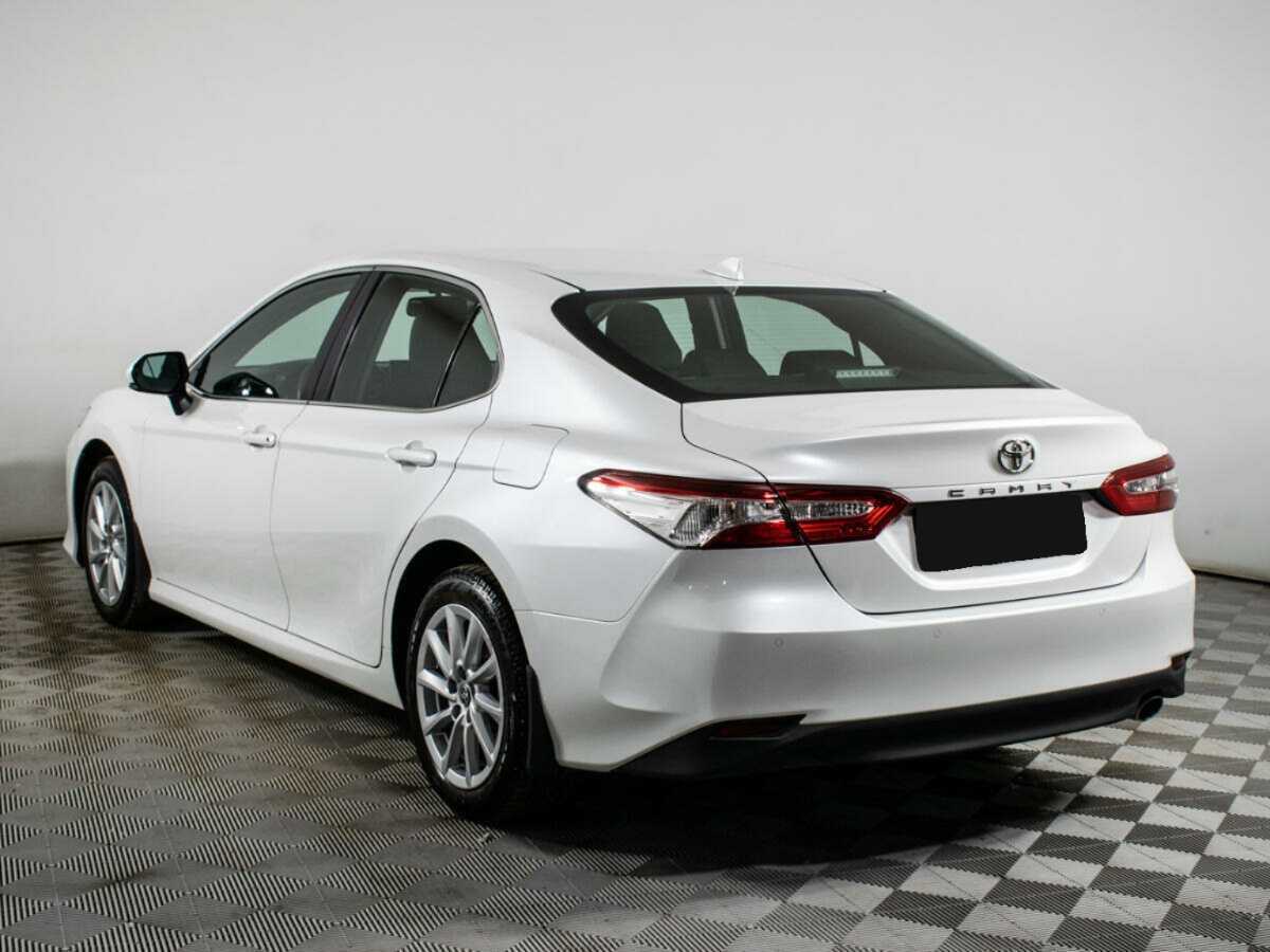 Купить Toyota Camry с пробегом. Фото: #3