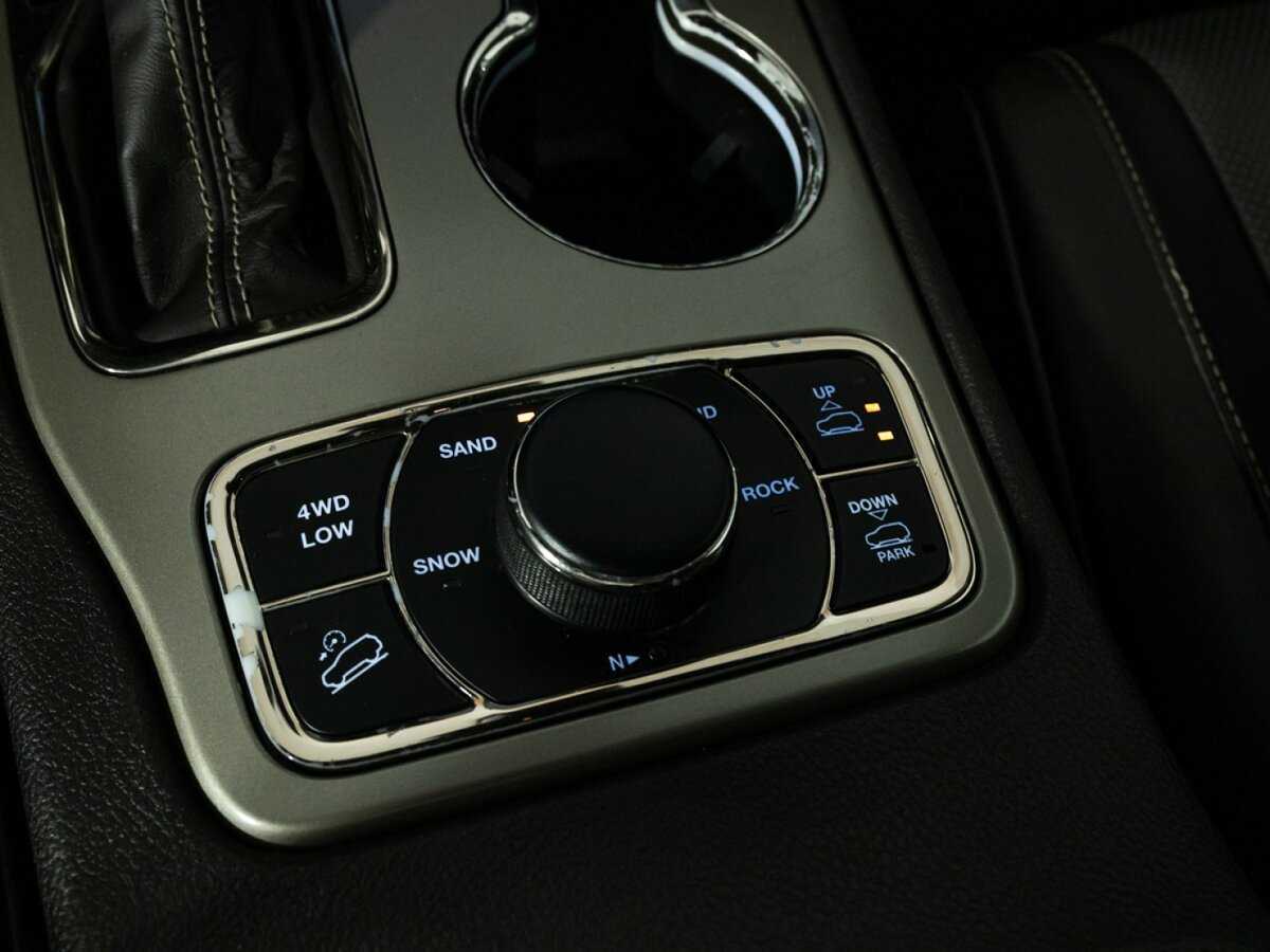 Купить Jeep Grand Cherokee с пробегом. Фото: #21