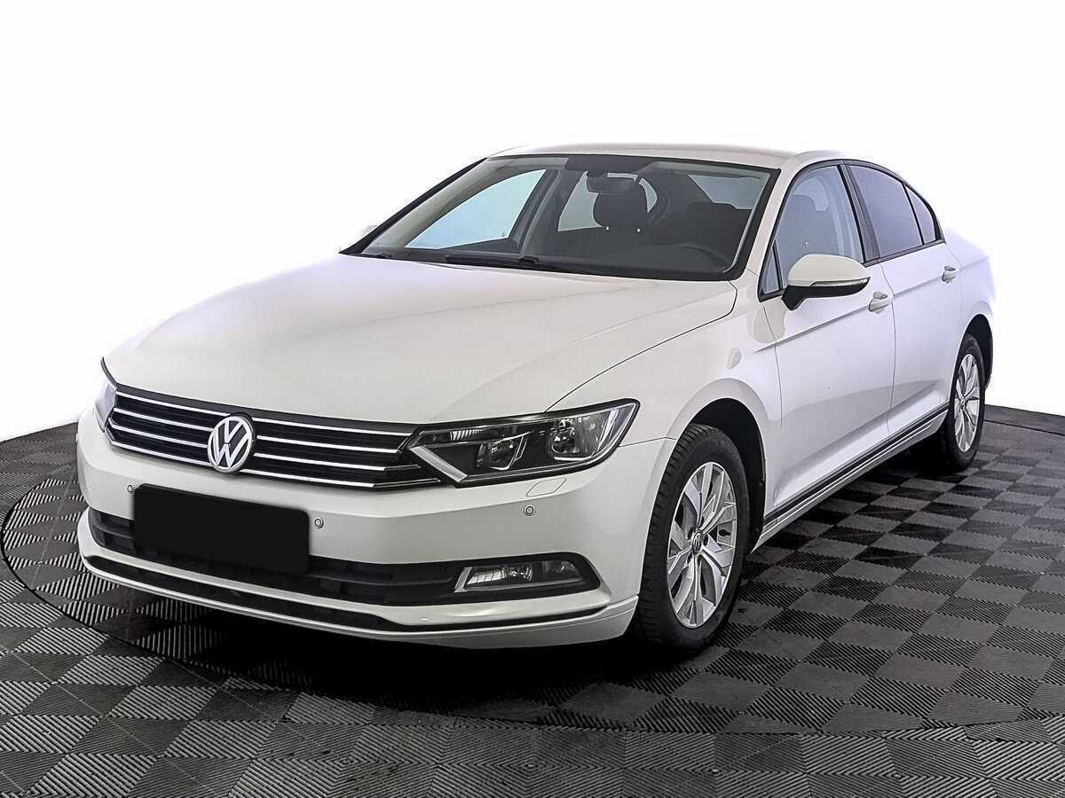 Купить Volkswagen Passat с пробегом. Посмотреть фото