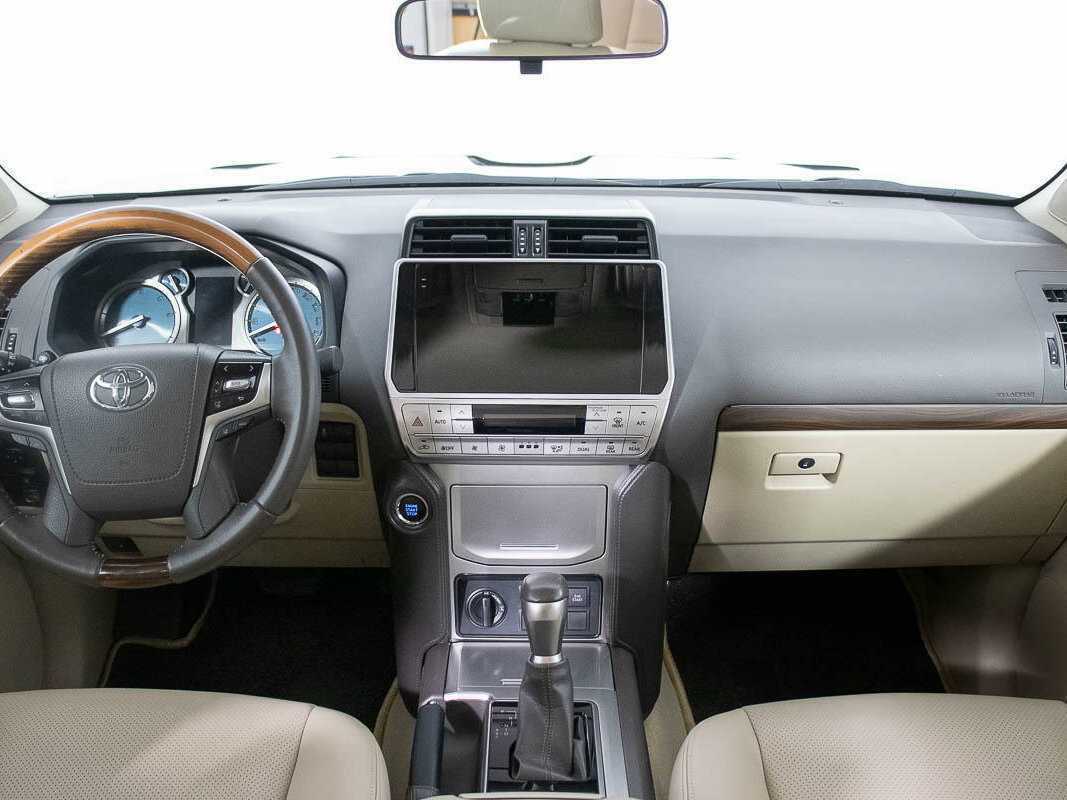 Купить Toyota Land Cruiser Prado с пробегом. Фото: #15