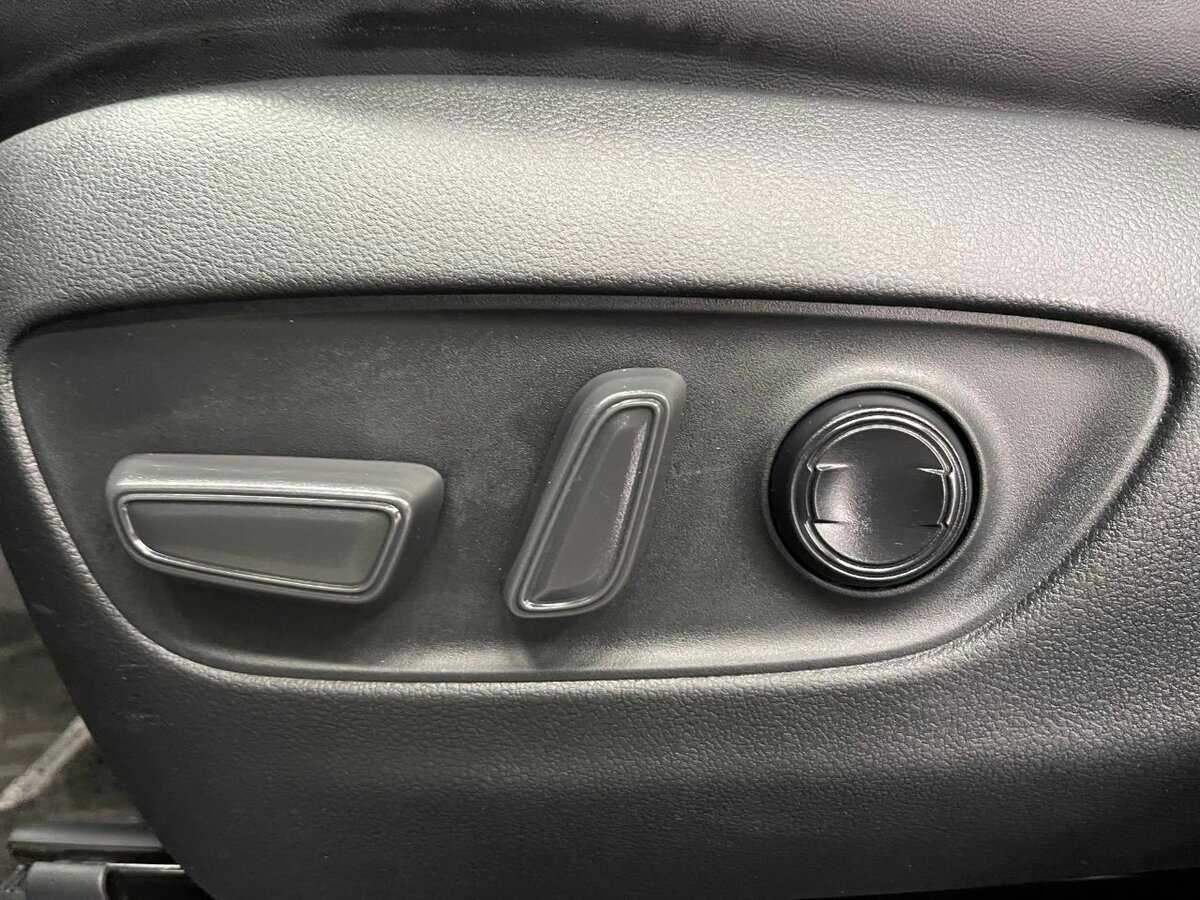 Купить Toyota RAV4 с пробегом. Фото: #18