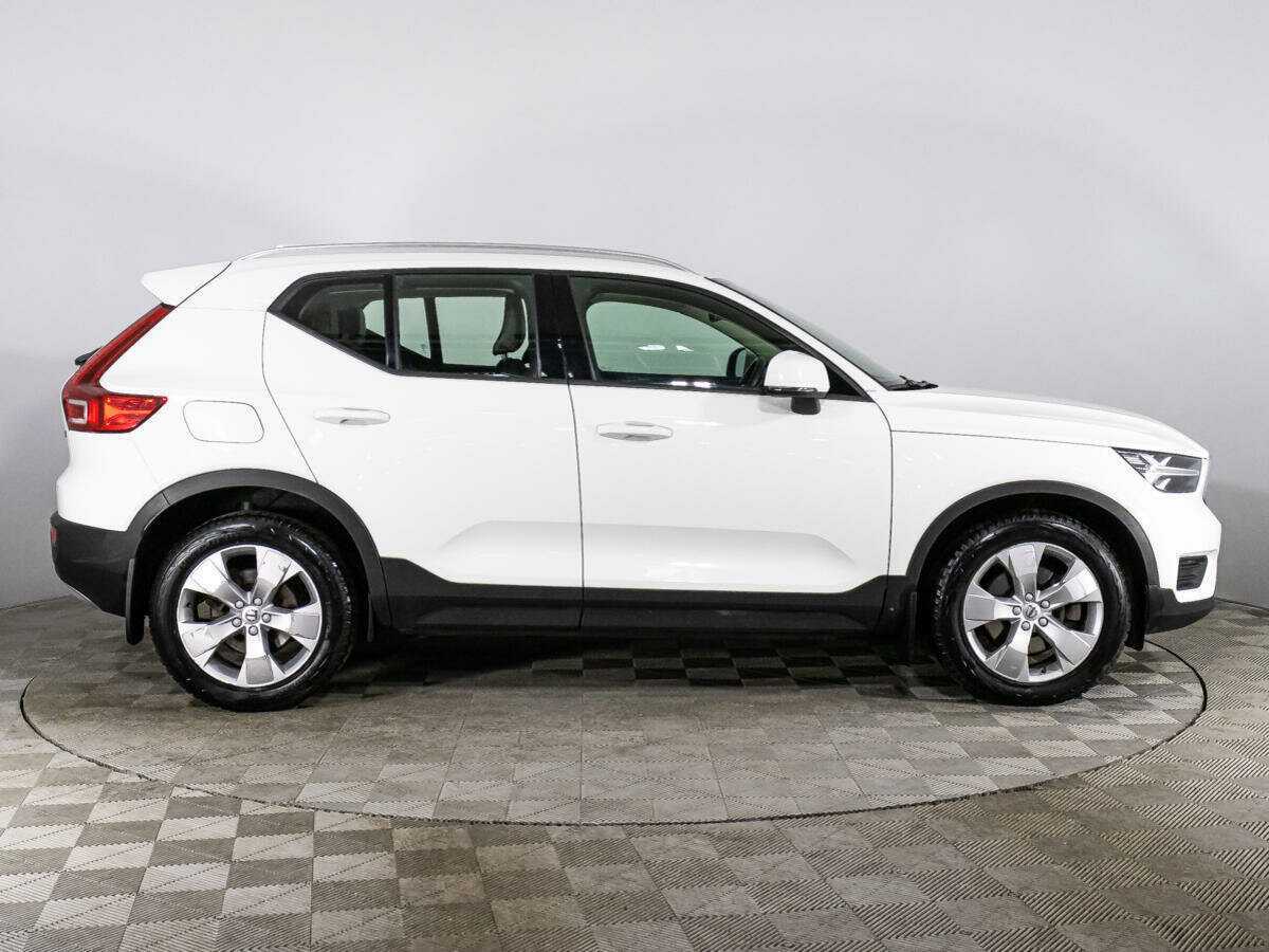 Купить Volvo XC40 с пробегом. Фото: #3