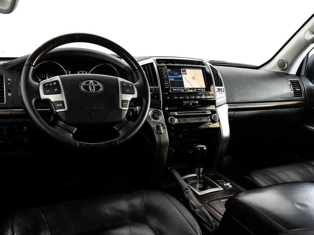 Купить Toyota Land Cruiser с пробегом. Фото: #12