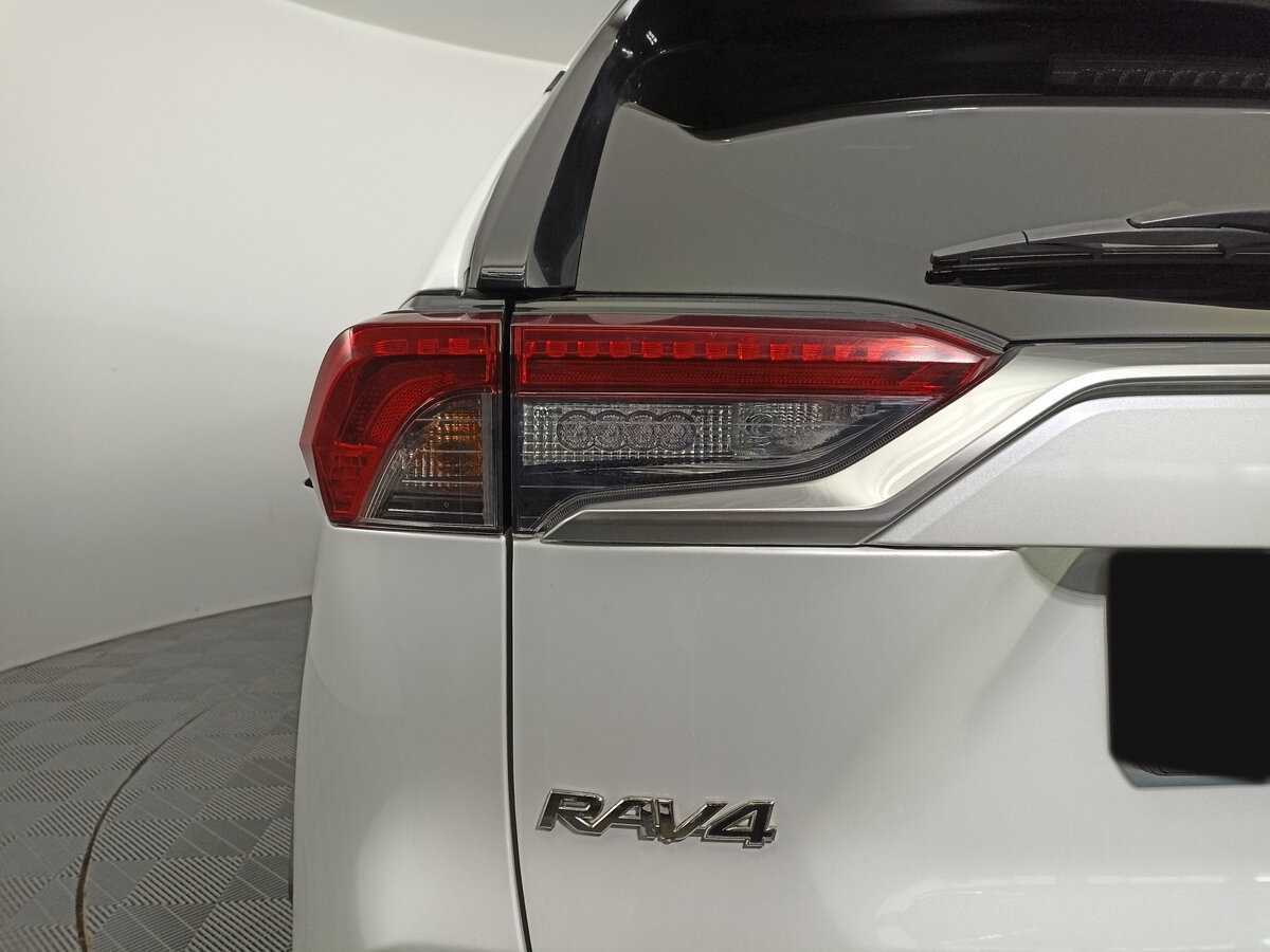 Купить Toyota RAV4 с пробегом. Фото: #8