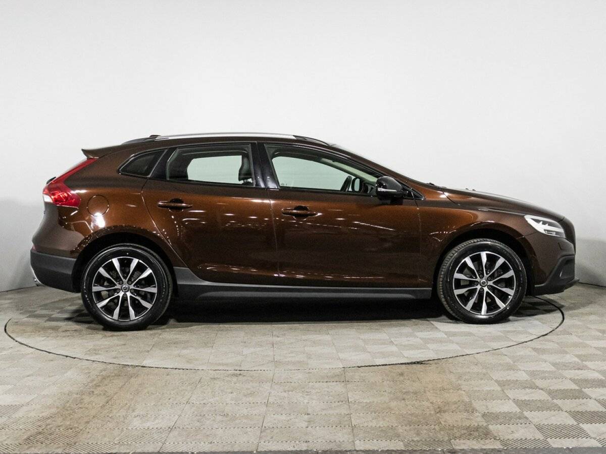 Купить Volvo V40 Cross Country с пробегом. Фото: #3