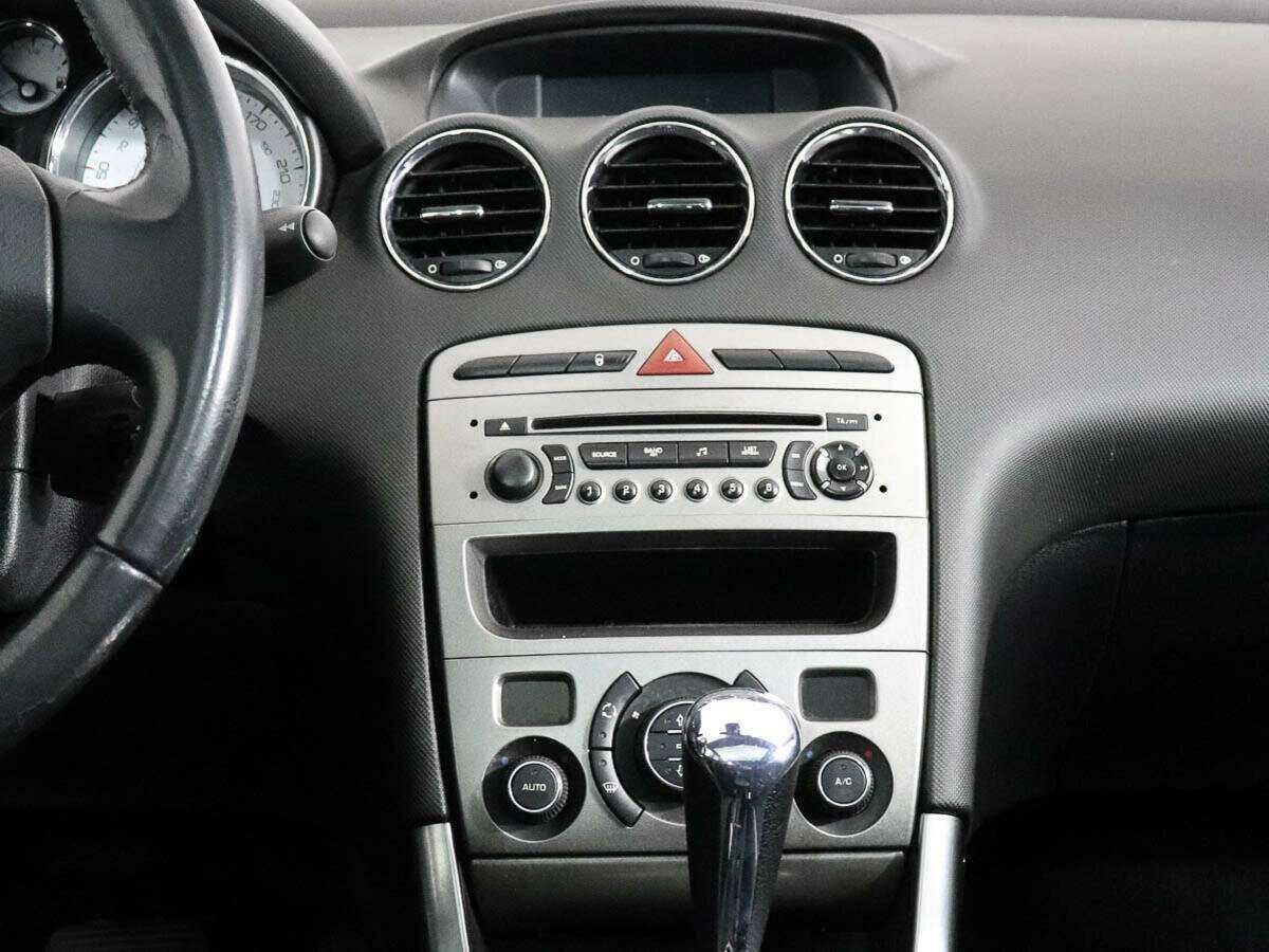 Купить Peugeot 308 с пробегом. Фото: #9