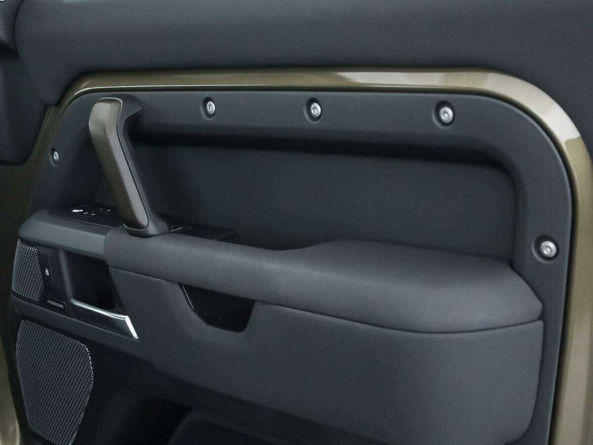 Купить Land Rover Defender с пробегом. Фото: #20