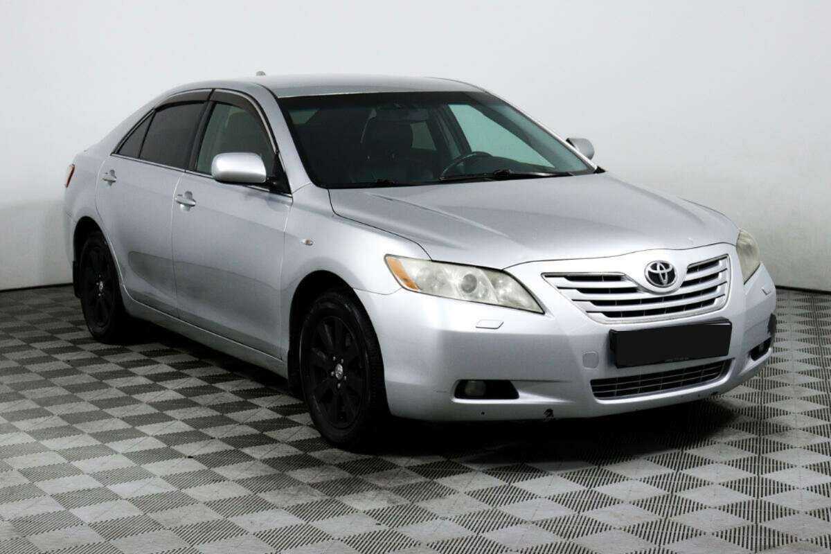 Купить Toyota Camry с пробегом. Фото: #2