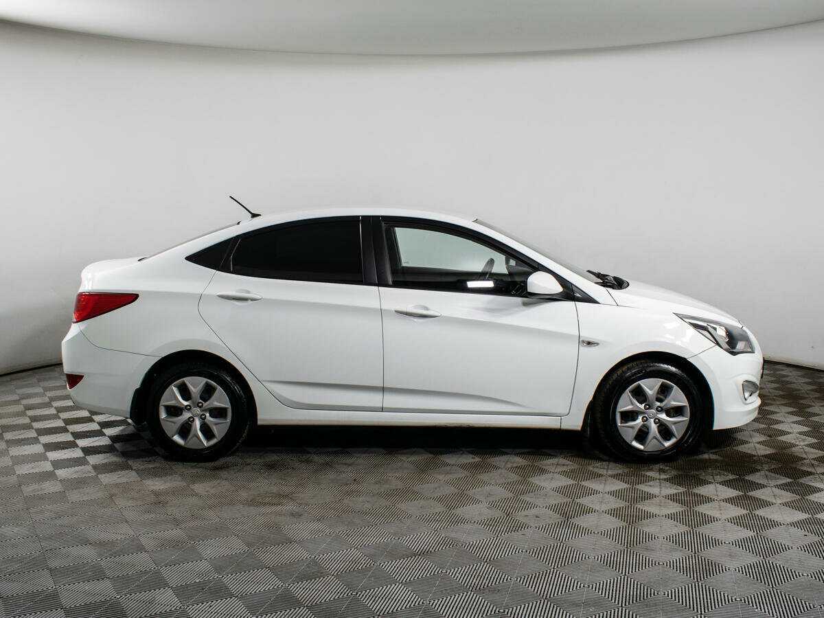 Купить Hyundai Solaris с пробегом. Фото: #3