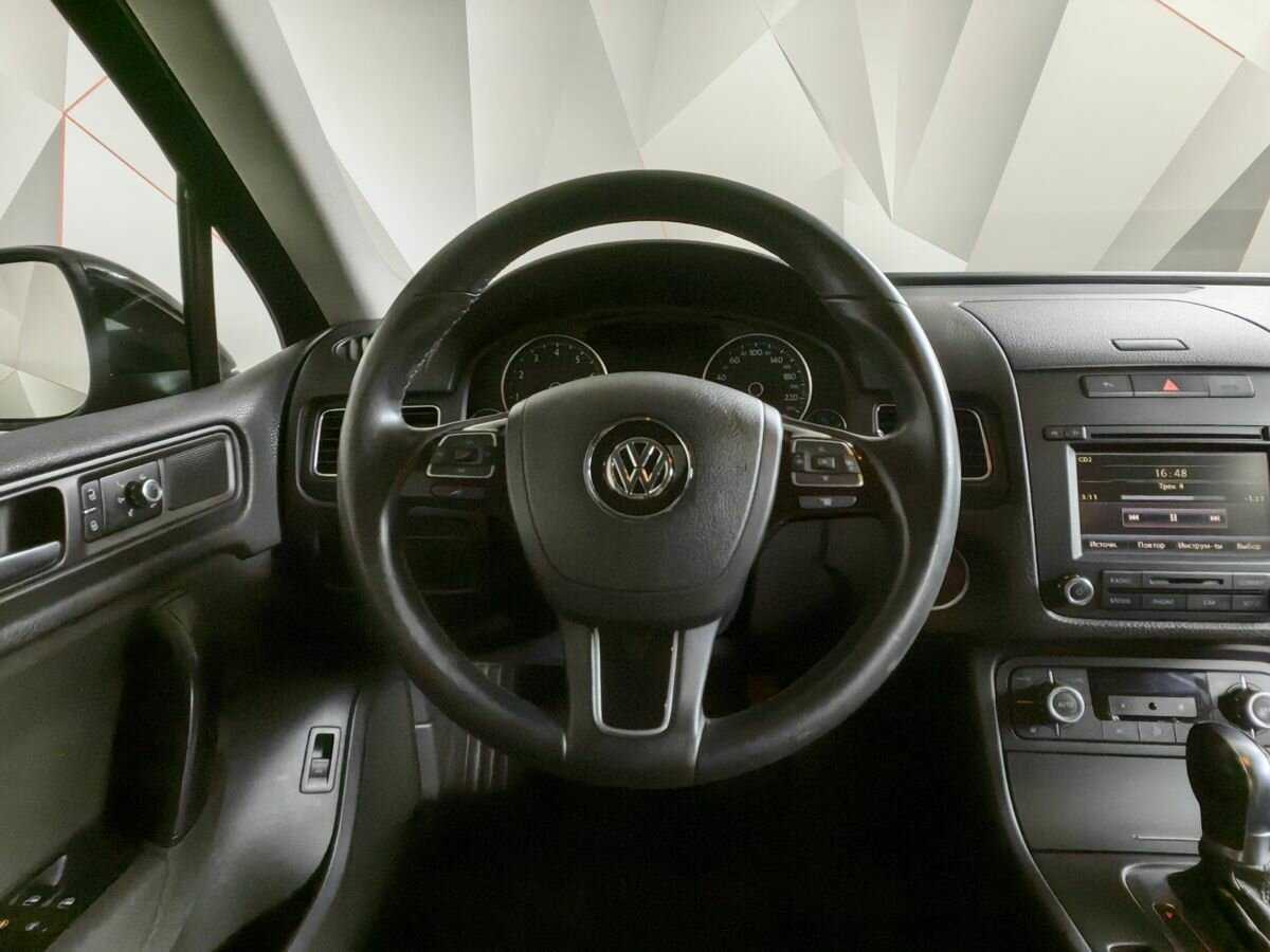 Купить Volkswagen Touareg с пробегом. Фото: #14