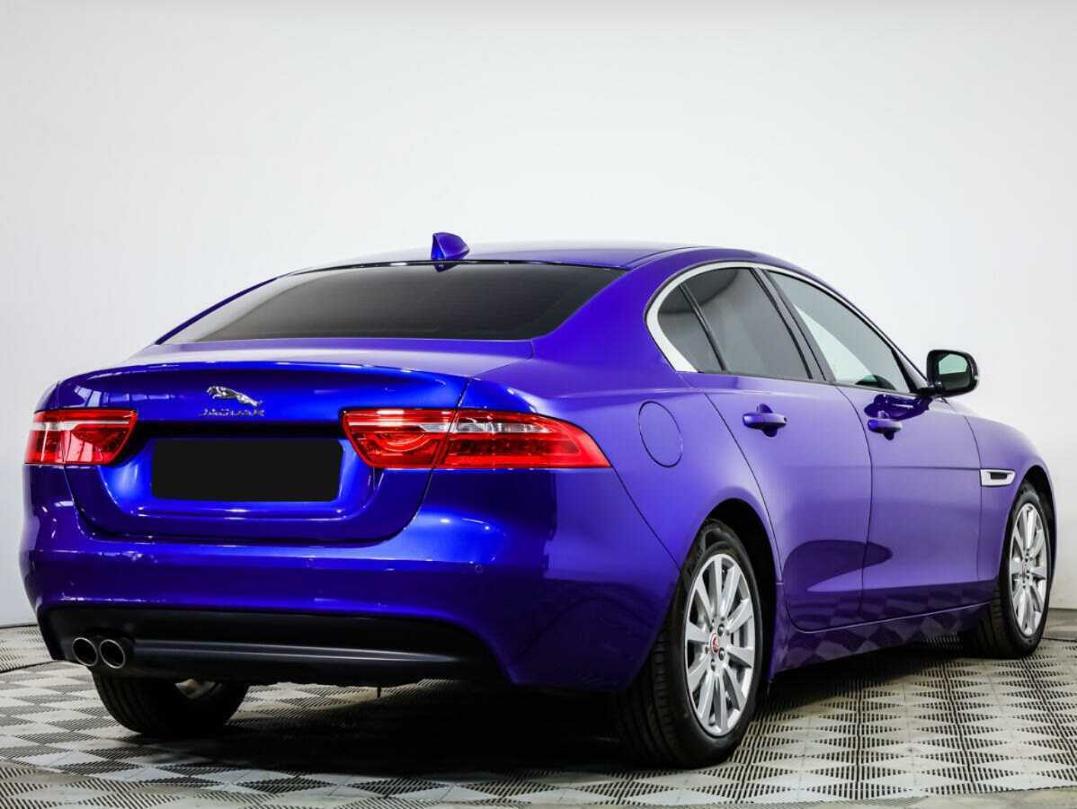 Купить Jaguar XE с пробегом. Фото: #3