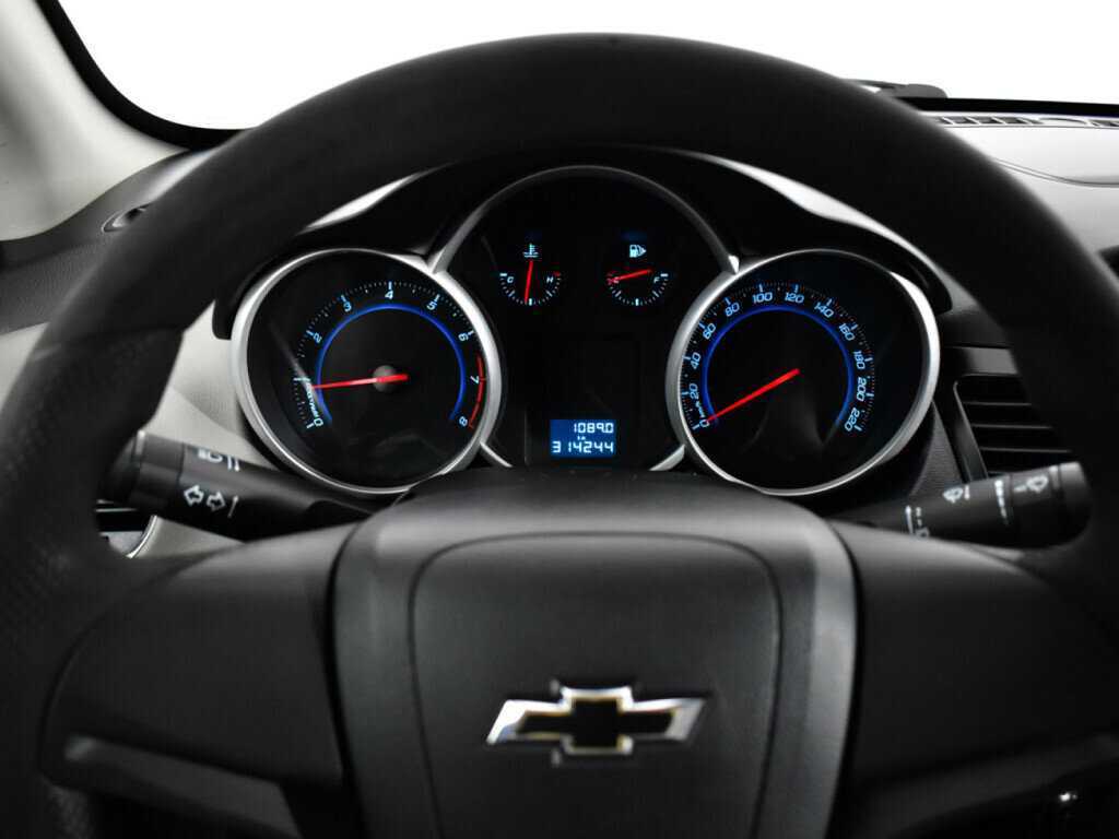 Купить Chevrolet Cruze с пробегом. Фото: #8