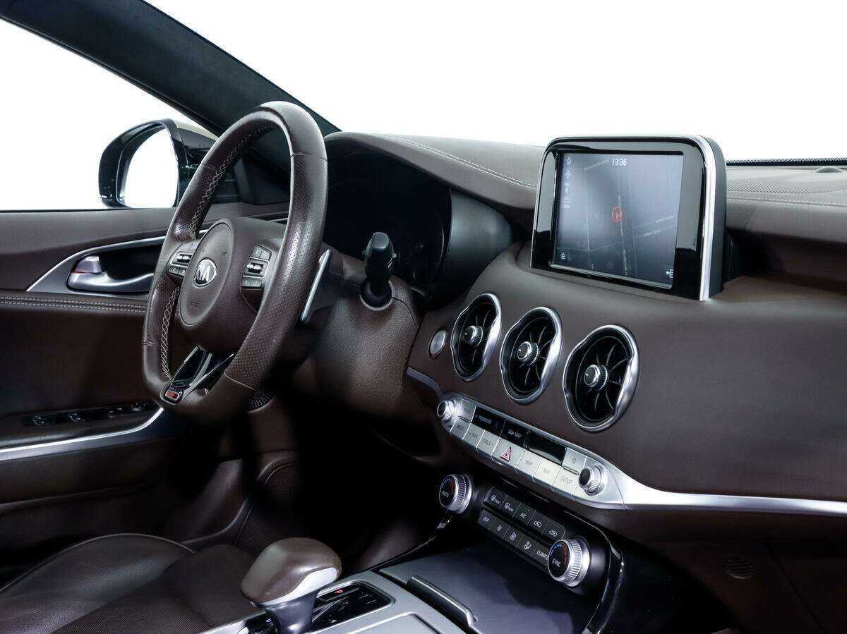 Купить Kia Stinger с пробегом. Фото: #25
