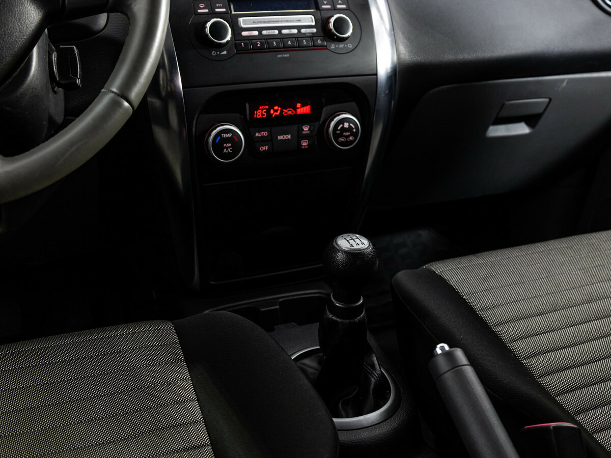 Купить Suzuki SX4 с пробегом. Фото: #11
