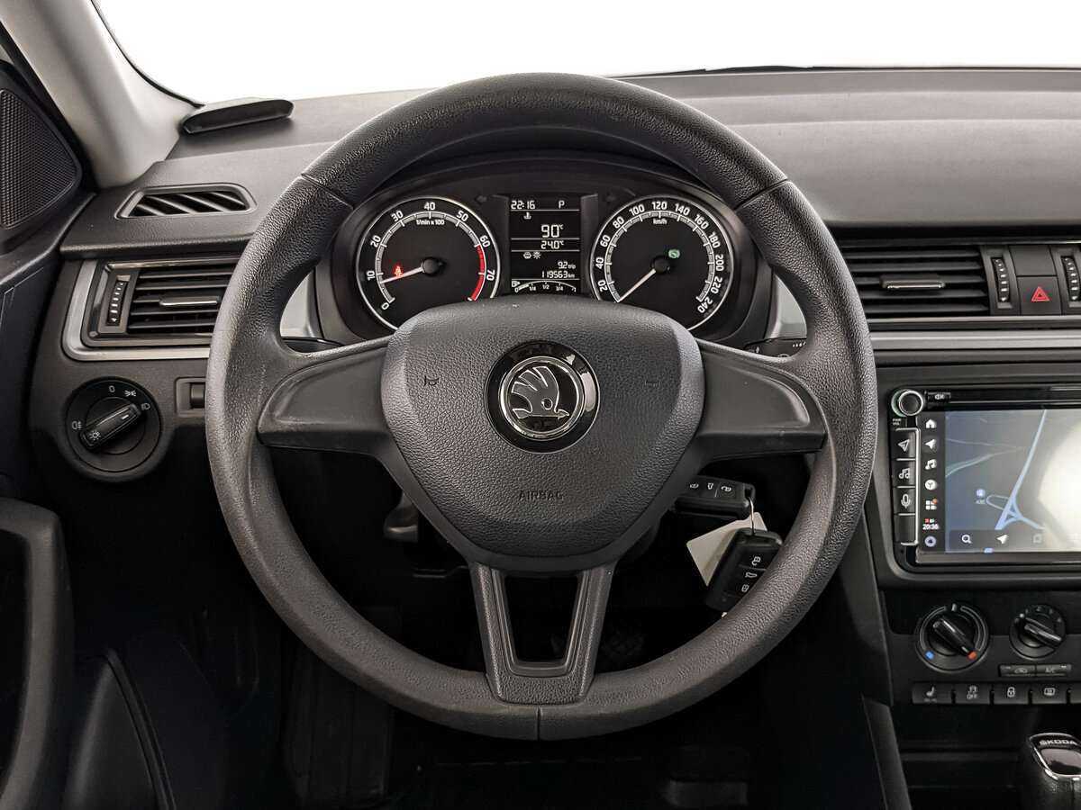 Купить Skoda Rapid с пробегом. Фото: #17