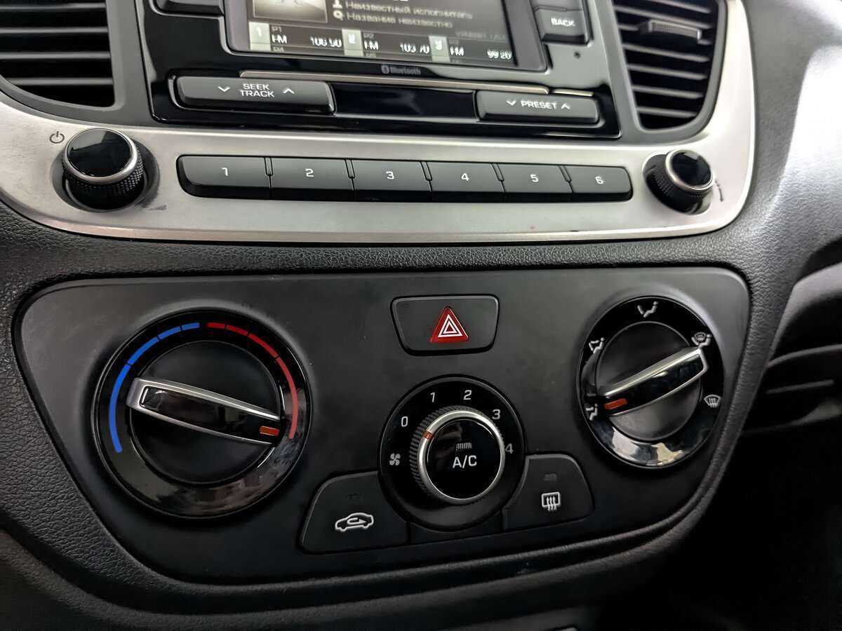 Купить Hyundai Solaris с пробегом. Фото: #16