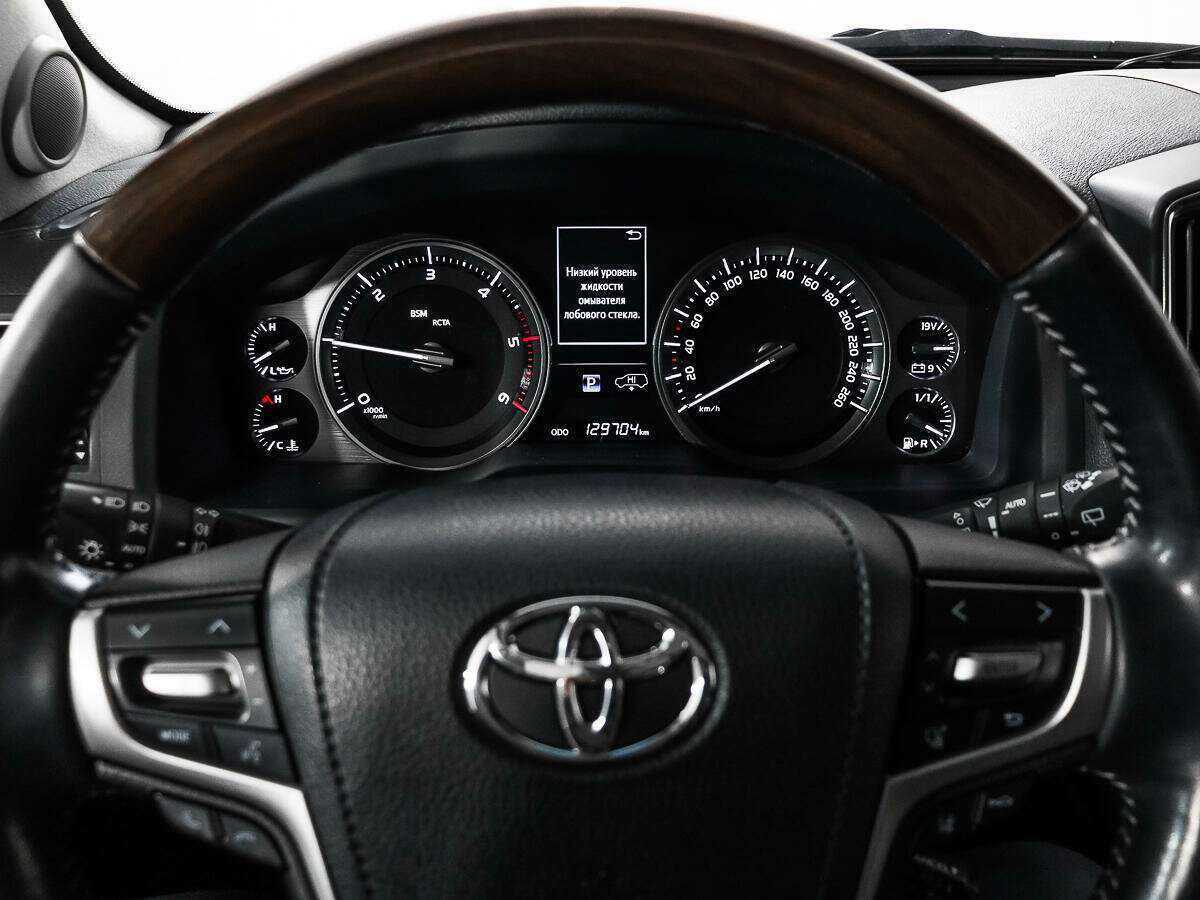 Купить Toyota Land Cruiser с пробегом. Фото: #18