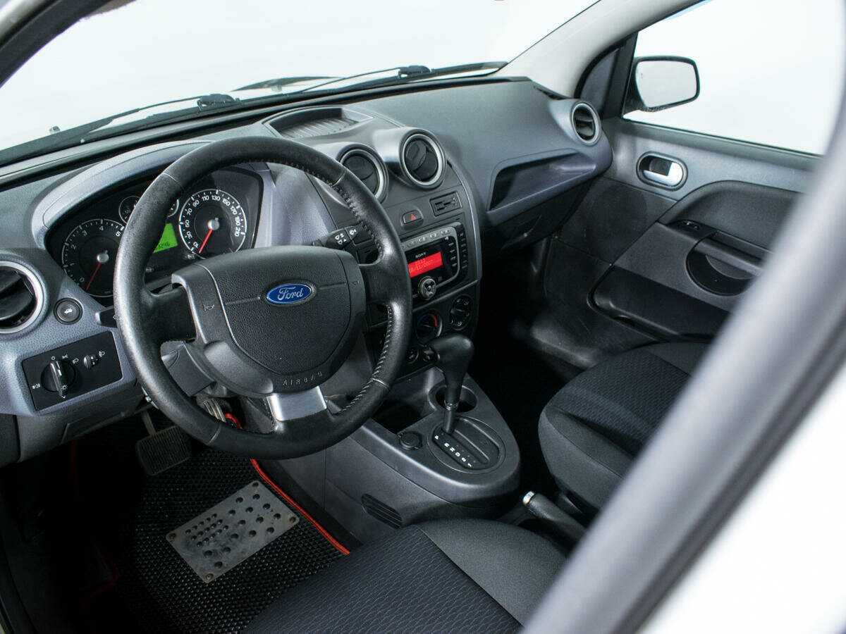 Купить Ford Fiesta с пробегом. Фото: #12