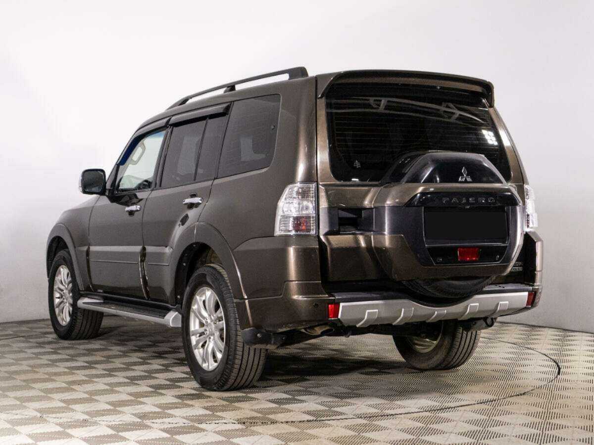 Купить Mitsubishi Pajero с пробегом. Фото: #5