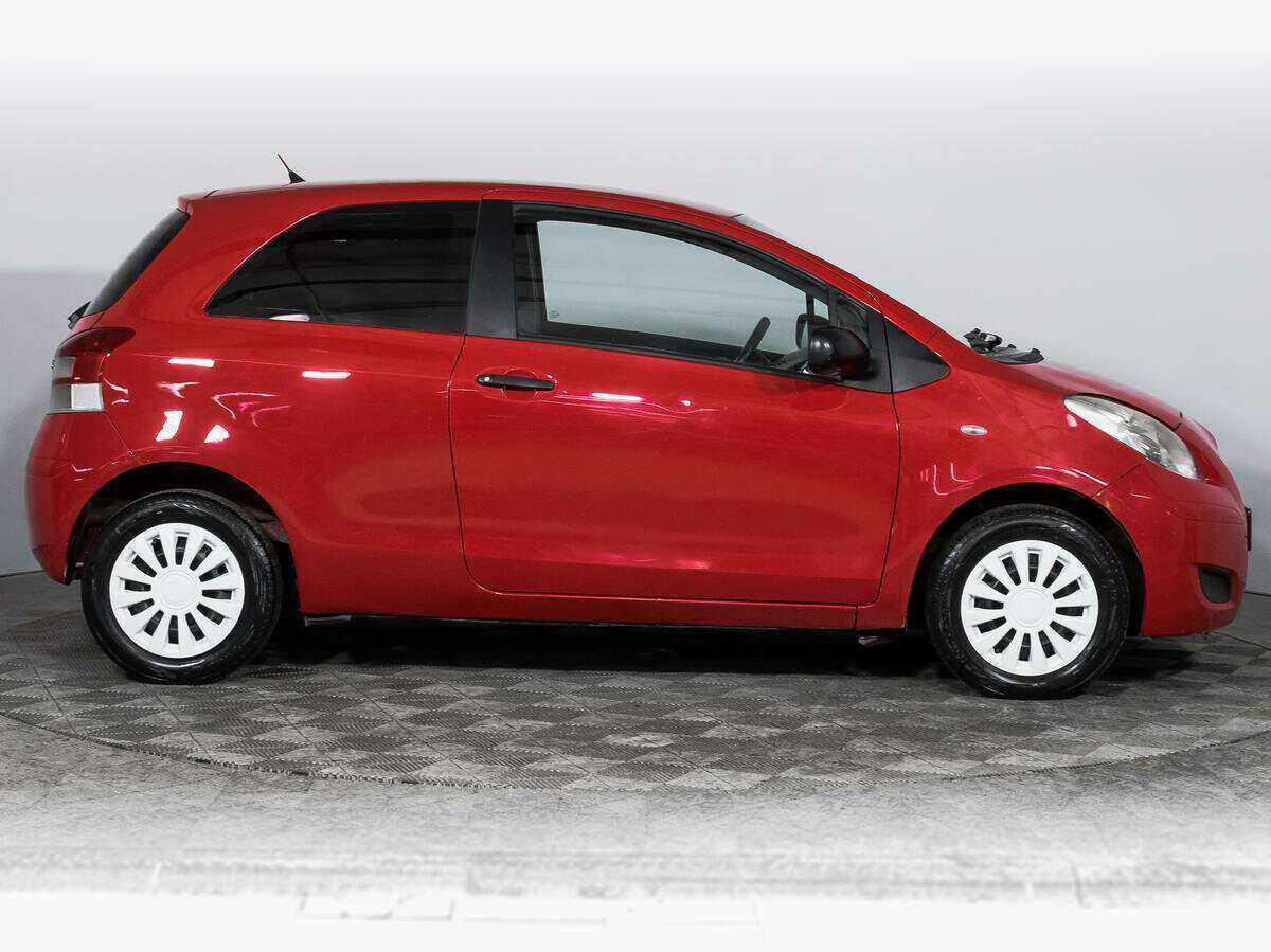 Купить Toyota Yaris с пробегом. Фото: #3