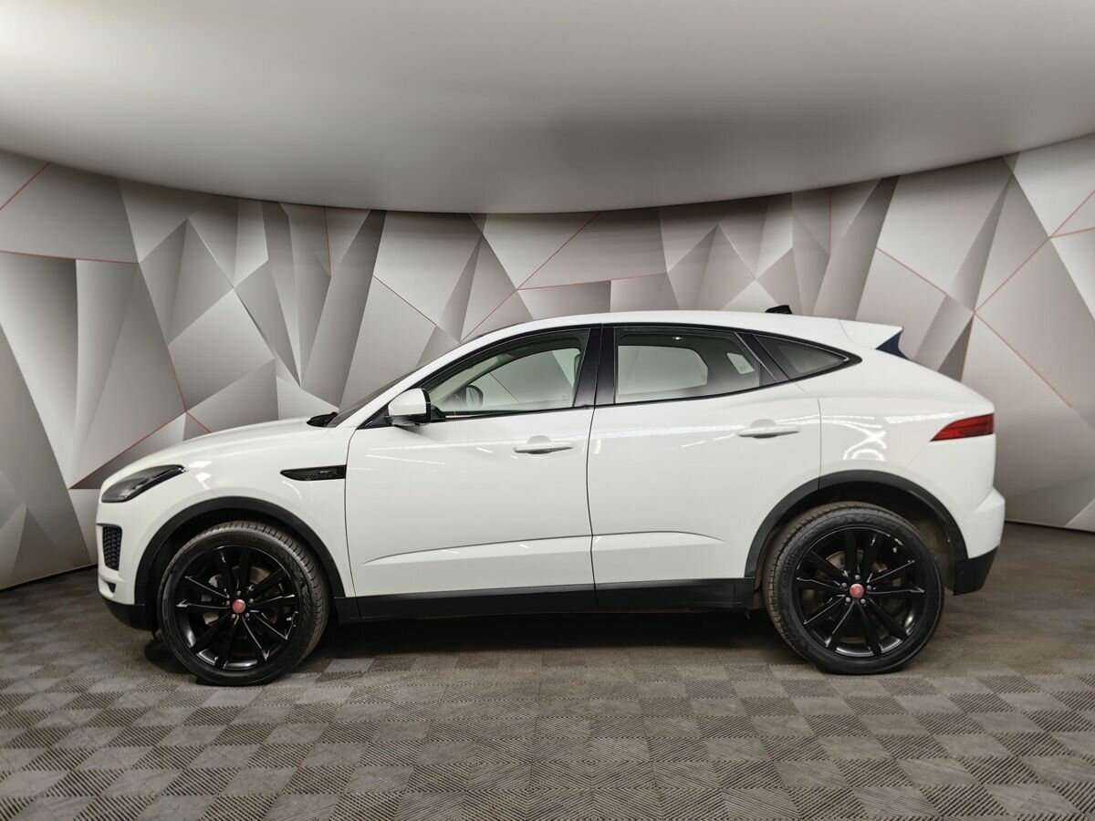Купить Jaguar E-Pace с пробегом. Фото: #4