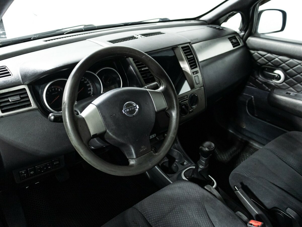 Купить Nissan Tiida с пробегом. Фото: #10