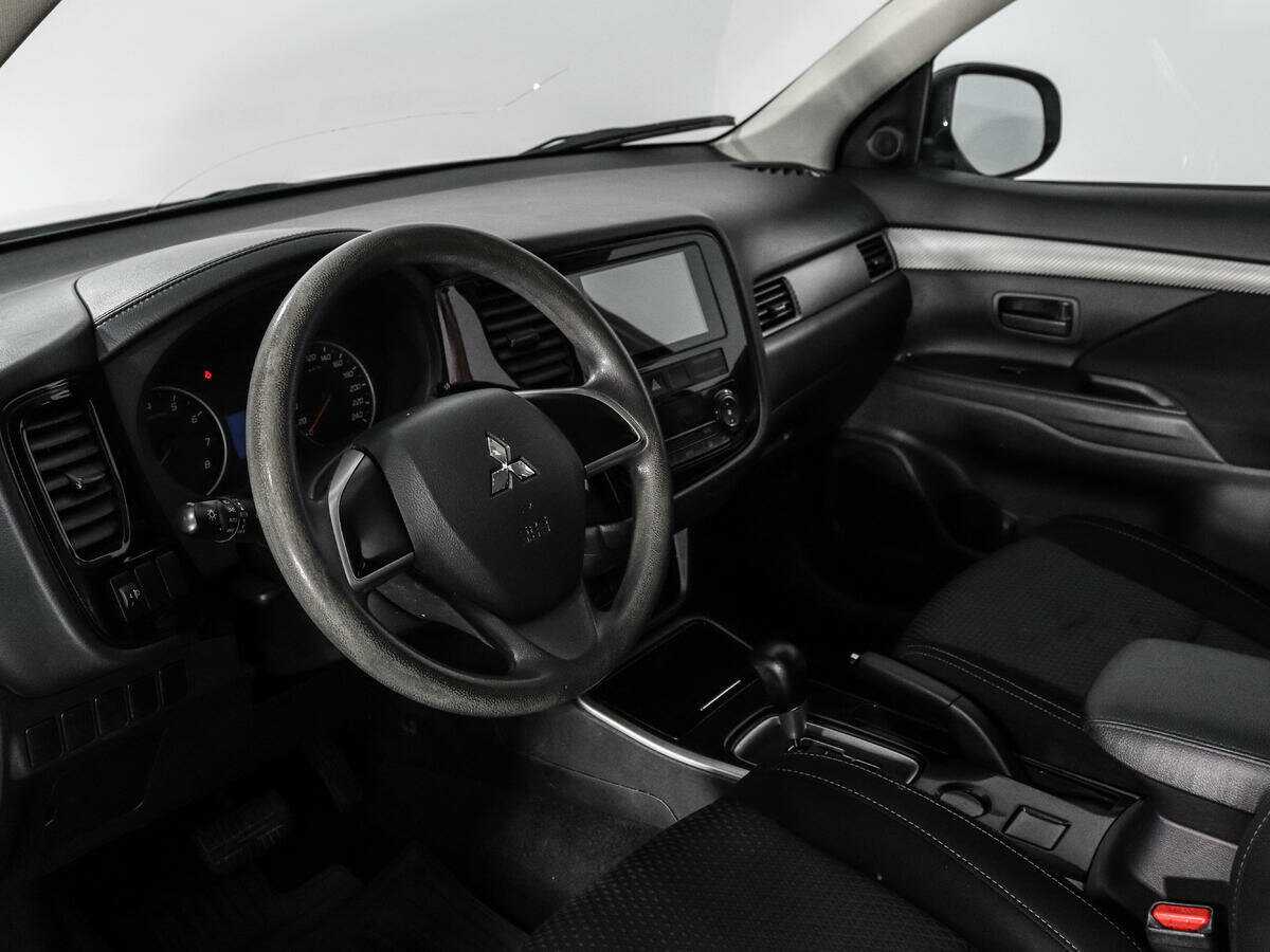 Купить Mitsubishi Outlander с пробегом. Фото: #8