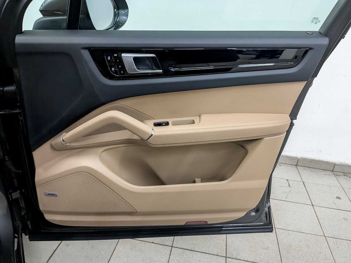 Купить Porsche Cayenne с пробегом. Фото: #27