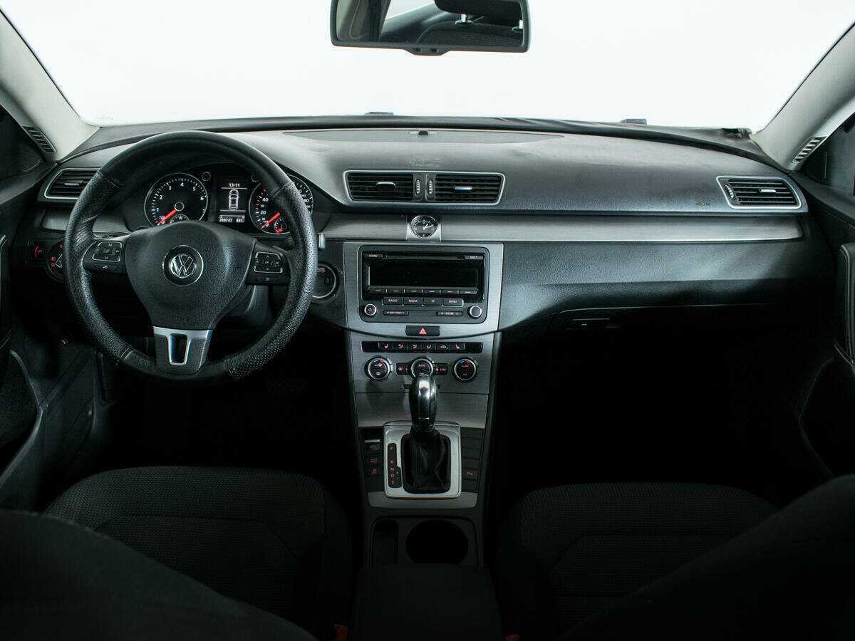Купить Volkswagen Passat с пробегом. Фото: #11
