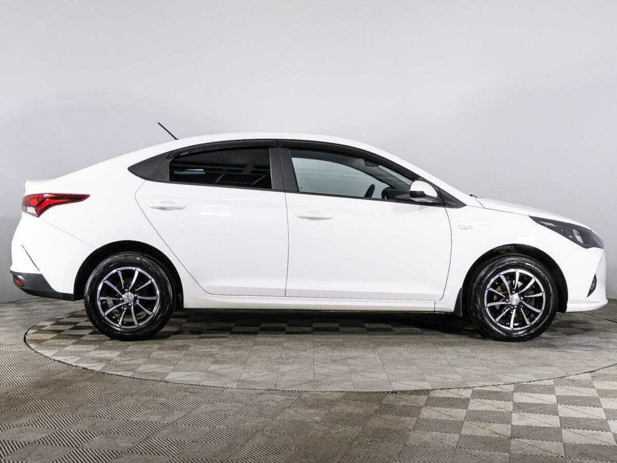 Купить Hyundai Solaris с пробегом. Фото: #3