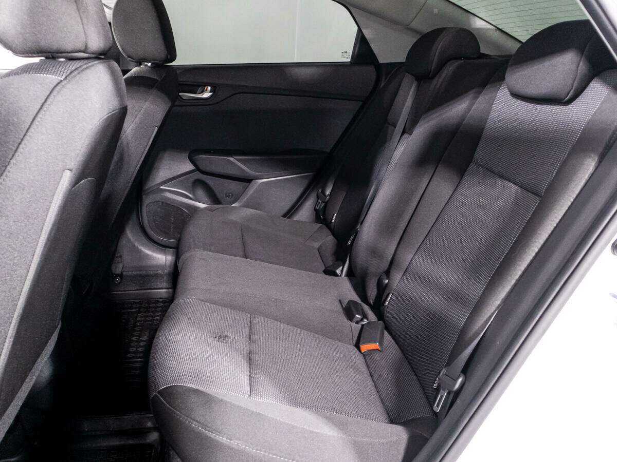 Купить Hyundai Solaris с пробегом. Фото: #9