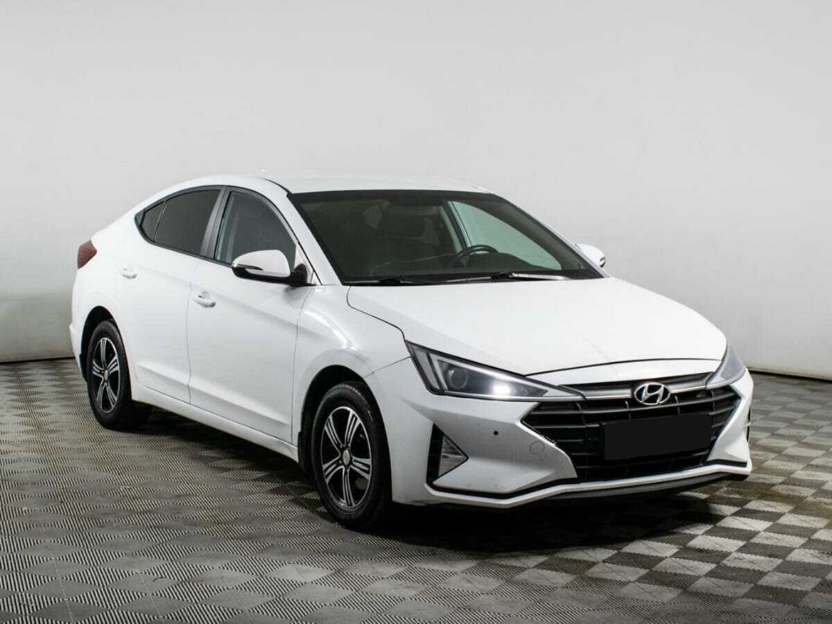 Купить Hyundai Elantra с пробегом. Фото: #2