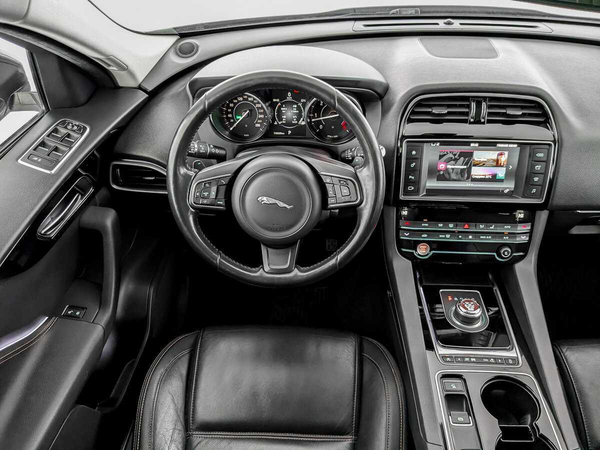 Купить Jaguar F-Pace с пробегом. Фото: #28