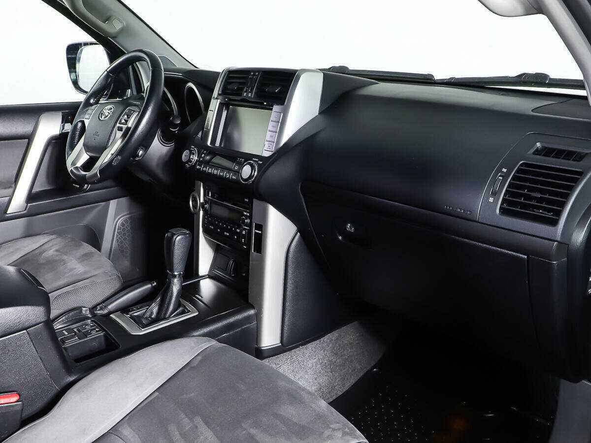 Купить Toyota Land Cruiser Prado с пробегом. Фото: #10
