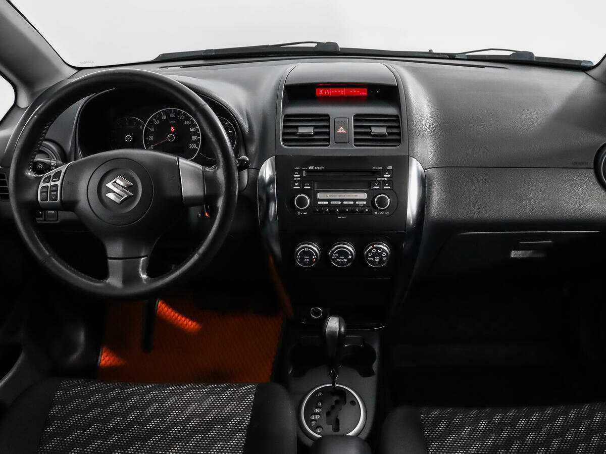 Купить Suzuki SX4 с пробегом. Фото: #11