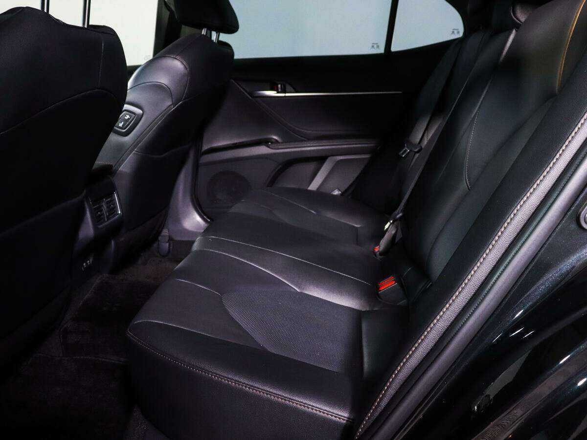 Купить Toyota Camry с пробегом. Фото: #8
