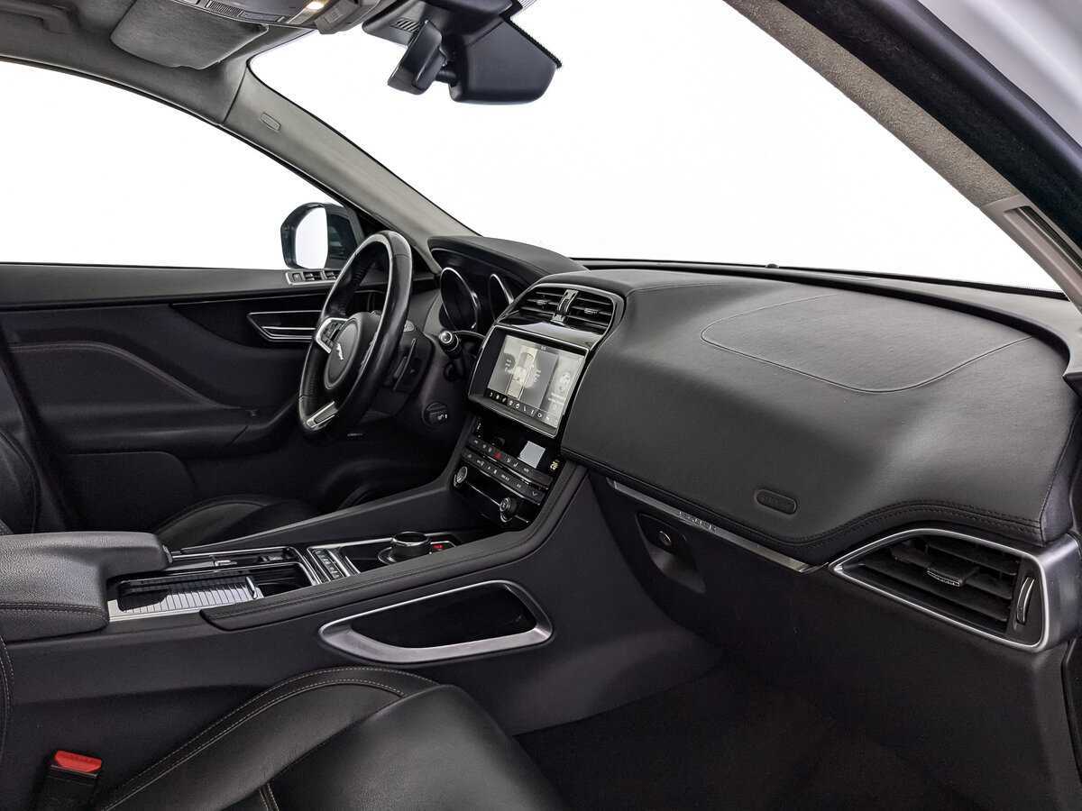 Купить Jaguar F-Pace с пробегом. Фото: #12