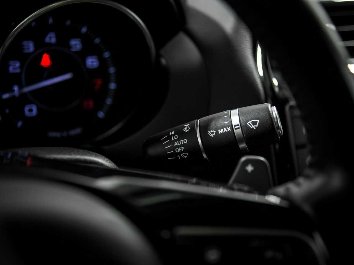 Купить Jaguar XE с пробегом. Фото: #9